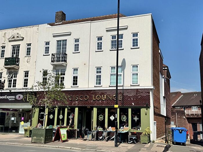 1 Bedroom Flat To Rent In South Road, Haywards Heath, RH16