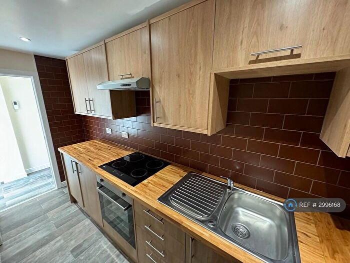 2 Bedroom Flat To Rent In Alder Road, Poole, BH12
