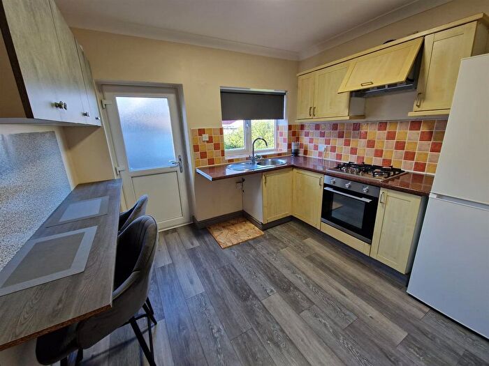 2 Bedroom Flat To Rent In Millwood Street, Manselton, Swansea, SA5