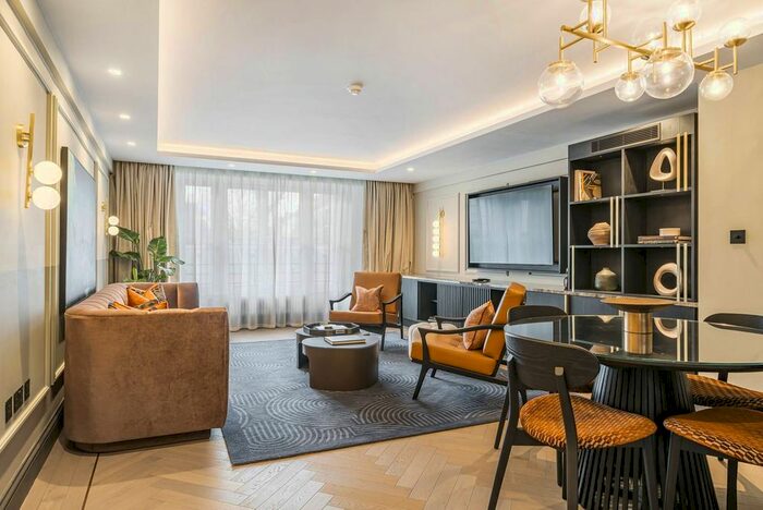 2 Bedroom Flat To Rent In Hyde Park Gate, South Kensington, London, SW7