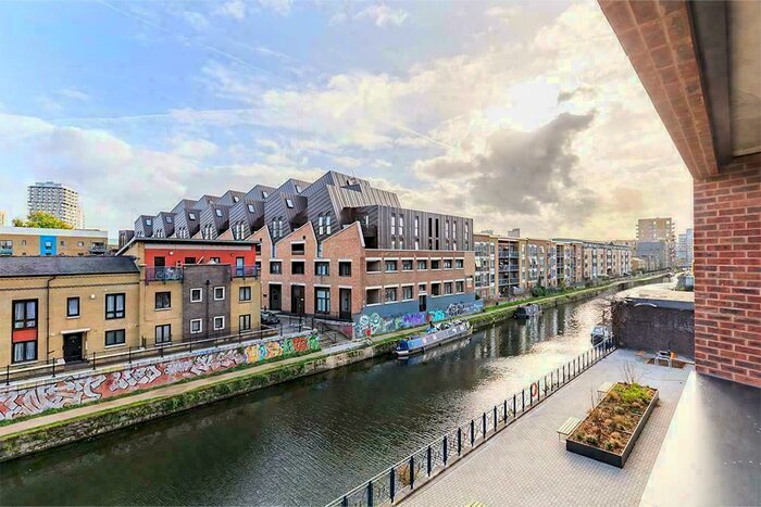 2 Bedroom Apartment For Sale In Yeo Street, Bow, London, E3