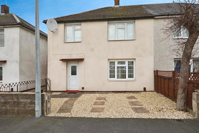 3 Bedroom Semi Detached House For Sale In St. Lawrence Place, Scunthorpe, DN16