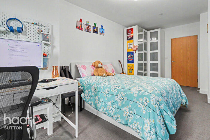 2 Bedroom Flat For Sale In High Street, Sutton, SM1