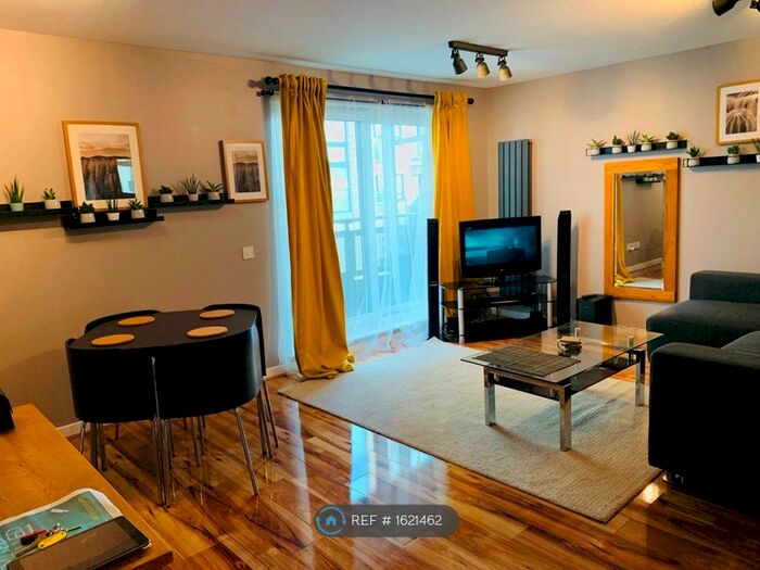 2 Bedroom Flat To Rent In Hawkhill Close, Edinburgh, EH7