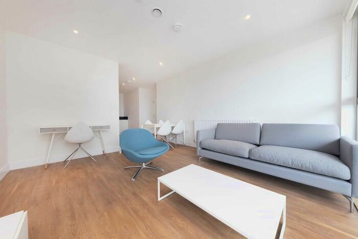 2 Bedroom Flat To Rent In Green Street, London, NW10