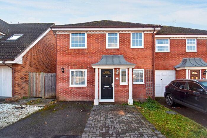 3 Bedroom Semi Detached House To Rent In Woodville Rise, Chineham, Basingstoke, RG24