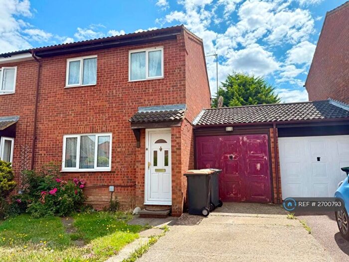 3 Bedroom Semi Detached House To Rent In Walcourt Road, Kempston, Bedford, MK42
