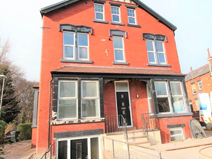 1 Bedroom Flat To Rent In Kirkstall Lane (room ), Headingley, Leeds, LS6