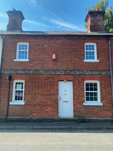 2 Bedroom Terraced House To Rent In High Street Hungerford, RG17