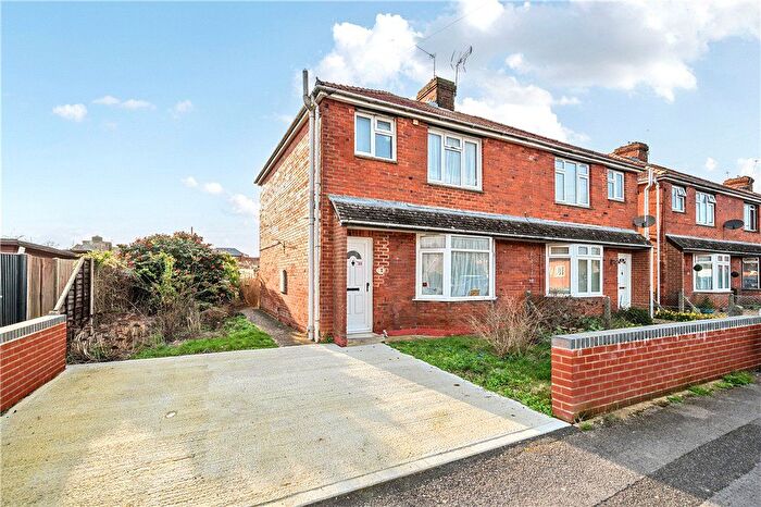 3 Bedroom Semi Detached House For Sale In Princes Road, Romsey, Hampshire, SO51