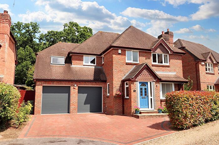 4 Bedroom Detached House For Sale In Witham Close, Chandler's Ford, SO53