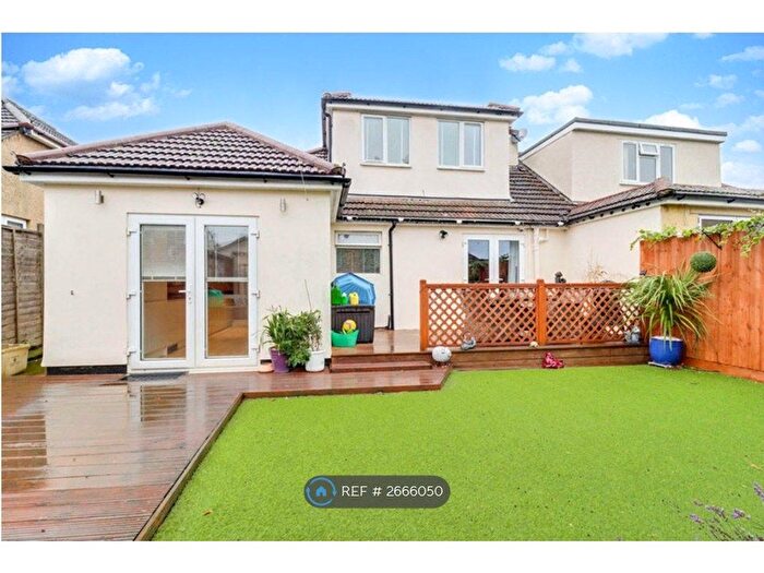4 Bedroom Semi-detached House To Rent In Albert Road, Benfleet, SS7