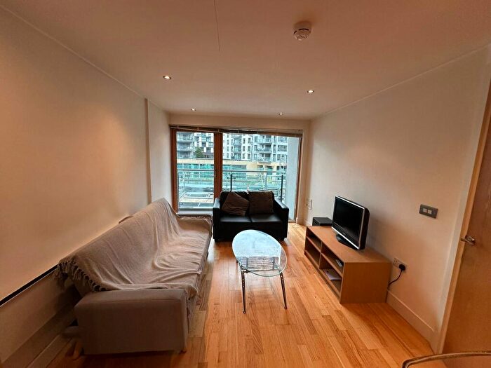 1 Bedroom Apartment To Rent In La Salle, Leeds Dock, City Centre, LS10