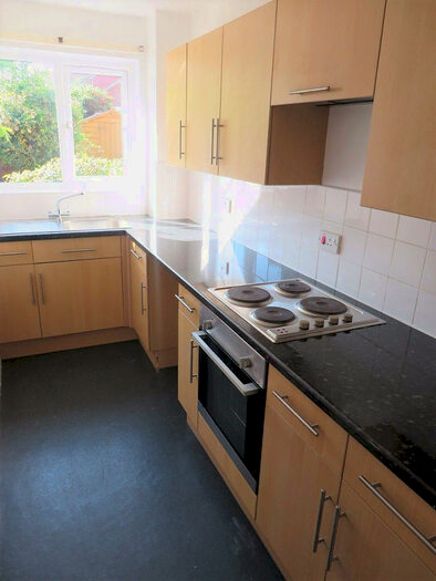 1 Bedroom Semi-Detached House To Rent In Midsummer Road, ME6