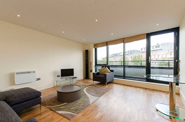 2 Bedroom Flat To Rent In Southwark Bridge Road, Southwark, London, SE1