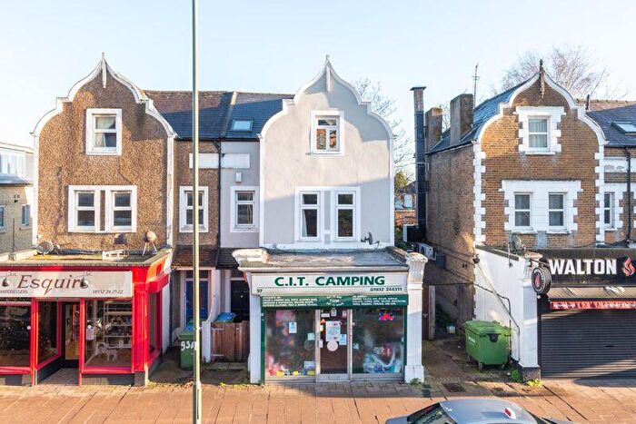 1 Bedroom Flat To Rent In Hersham Road, Walton-On-Thames, KT12