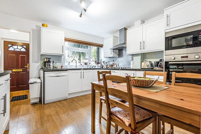 3 Bedroom Detached House To Rent In Fulwood Walk, Southfields, London, SW19