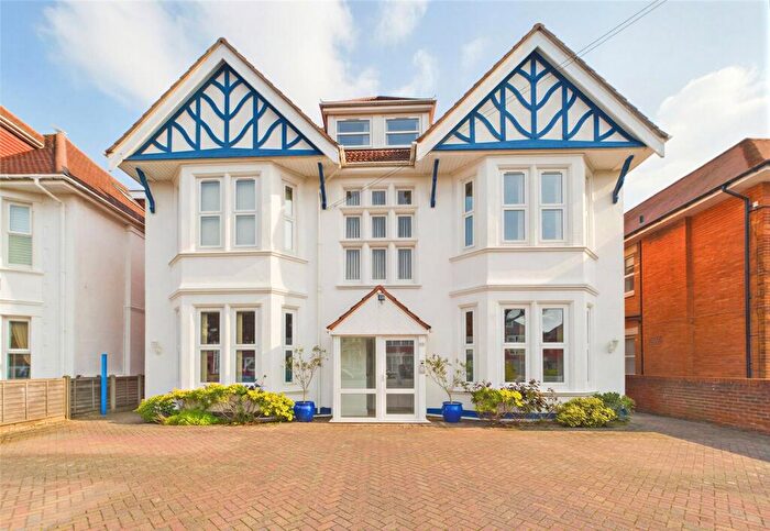 1 Bedroom Apartment For Sale In Grand Avenue, Bournemouth, Dorset, BH6