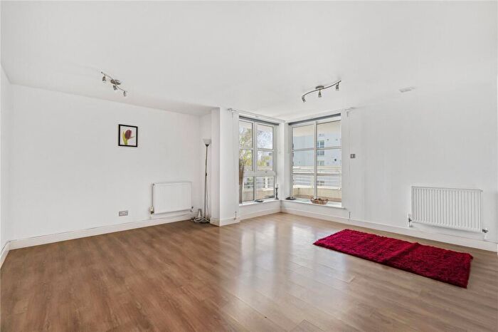 2 Bedroom Apartment To Rent In Barrier Point Road, London, E16