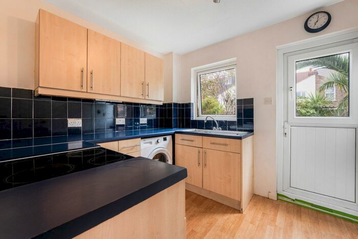 1 Bedroom End Of Terrace House To Rent In Jefferson Close, London, W13