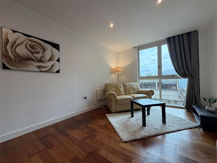 1 Bedroom Apartment To Rent In Admiral House, Newport Road, Cardiff, CF24