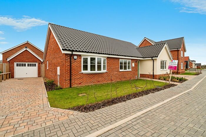 3 Bedroom Detached Bungalow For Sale In Norwich Road, Yaxham, Dereham, NR19