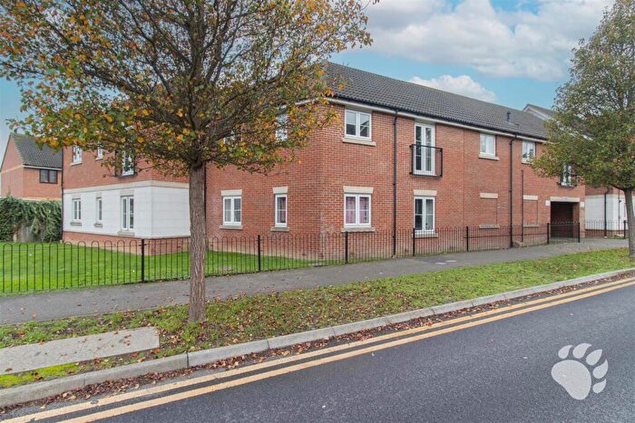 2 Bedroom Apartment For Sale In School Avenue, Dunton Fields, SS15