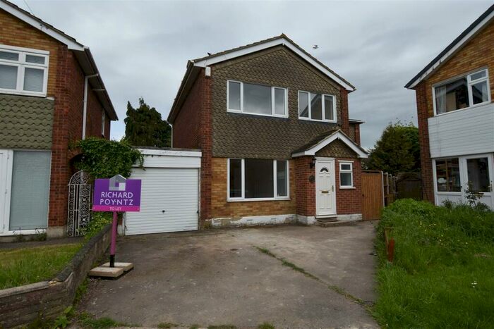 5 Bedroom House To Rent In St. Lukes Close, Canvey Island, SS8