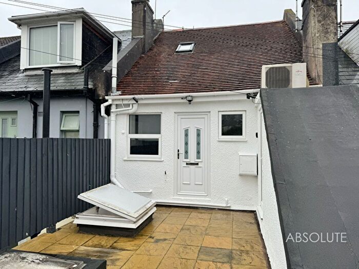 2 Bedroom Flat To Rent In Torquay Road, Paignton, TQ3