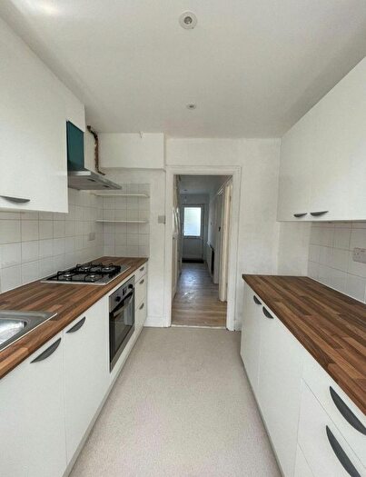 3 Bedroom Semi-Detached House To Rent In Brampton Grove, Harrow, Greater London, HA3