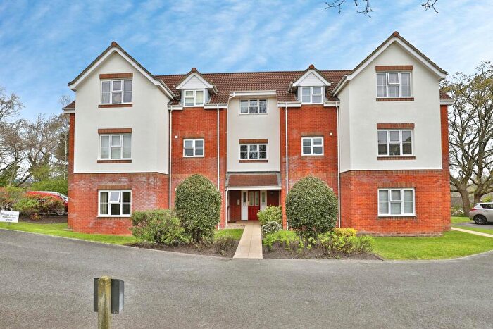 2 Bedroom Flat For Sale In Alder Heights, Poole, Dorset, BH12