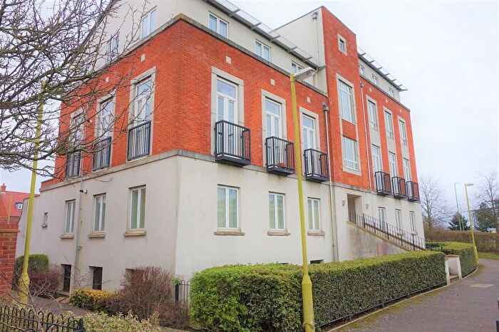 2 Bedroom Flat To Rent In Mosquito Way, Hatfield, AL10