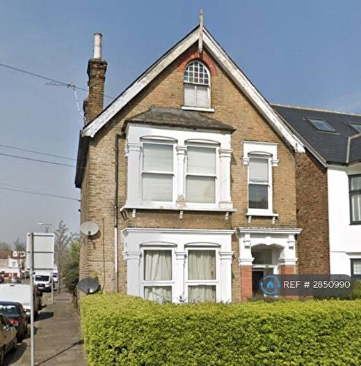 3 Bedroom Maisonette To Rent In Coventry Road, Ilford, IG1