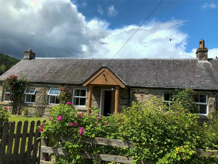 2 Bedroom Property To Rent In Fonab Crescent, Pitlochry PH16