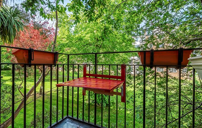 2 Bedroom Flat To Rent In Tildesley Road, London, SW15