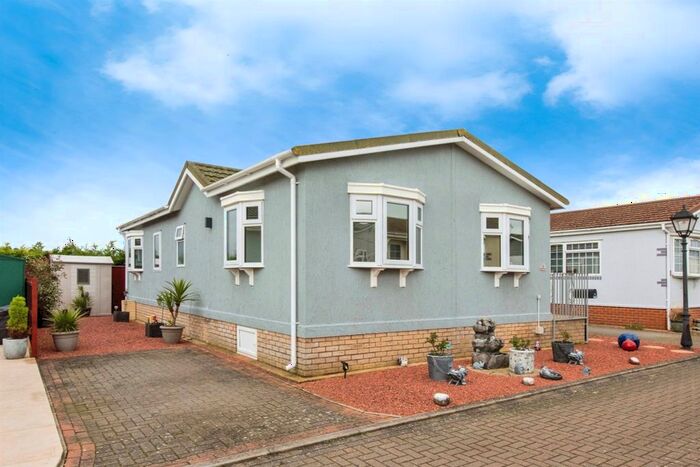 2 Bedroom Park Home For Sale In Rymer Court, Barnham, Thetford, IP24