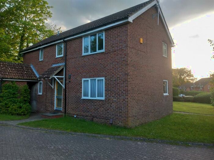 1 Bedroom Apartment To Rent In Earlsbourne, Church Crookham, GU52