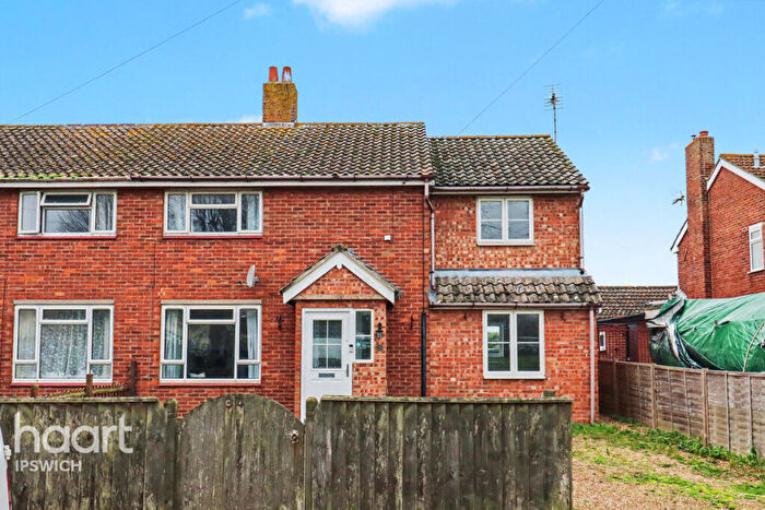 4 Bedroom Semi-Detached House For Sale In Kingsland, Ipswich, IP9