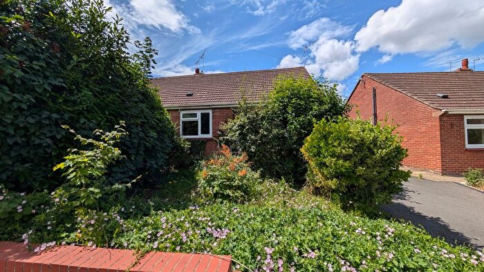 2 Bedroom Semi-Detached Bungalow For Sale In Poplar Grove, Kennington, OX1