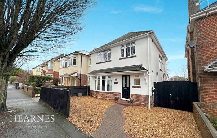 3 Bedroom Detached House For Sale In Winston Road, Bournemouth, BH9