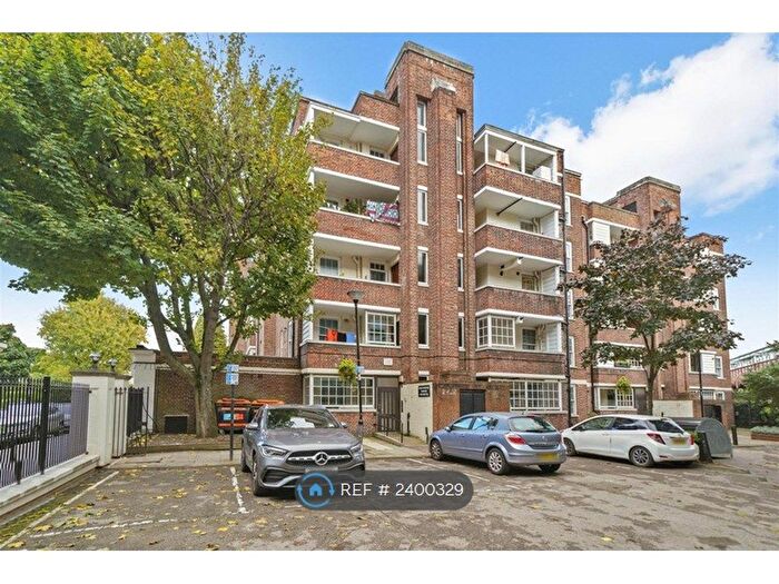 2 Bedroom Flat To Rent In Octavia House, London, W10