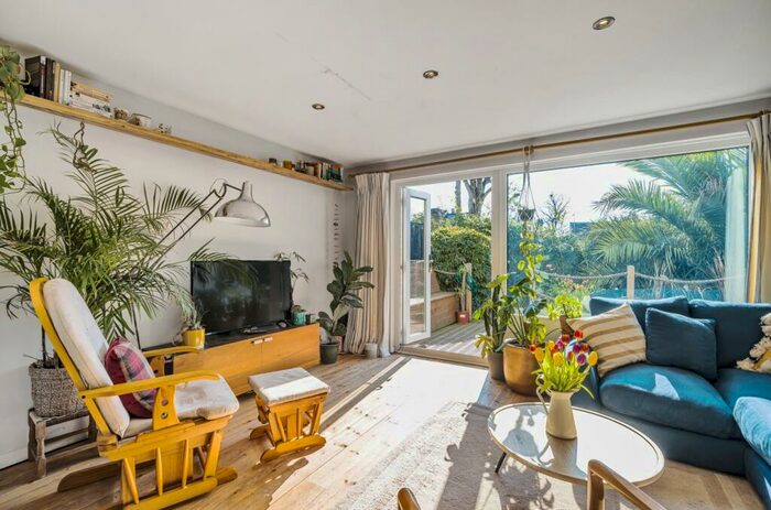 3 Bedroom End Of Terrace House To Rent In Haynes Lane London, SE19