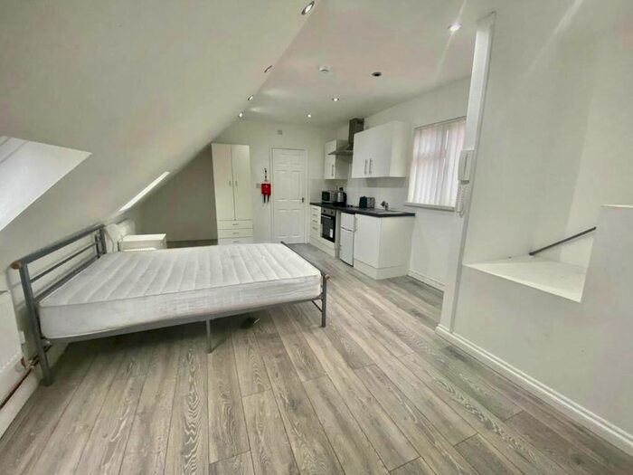 1 Bedroom Studio To Rent In Lythalls Lane, Coventry, CV6