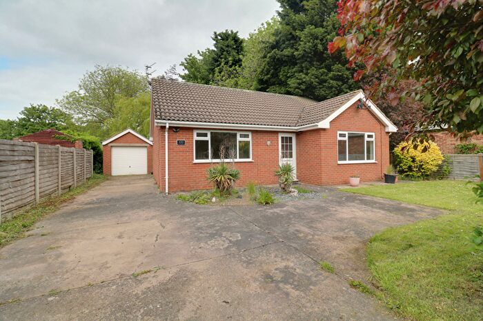 2 Bedroom Detached Bungalow For Sale In High Street, Wootton, DN39