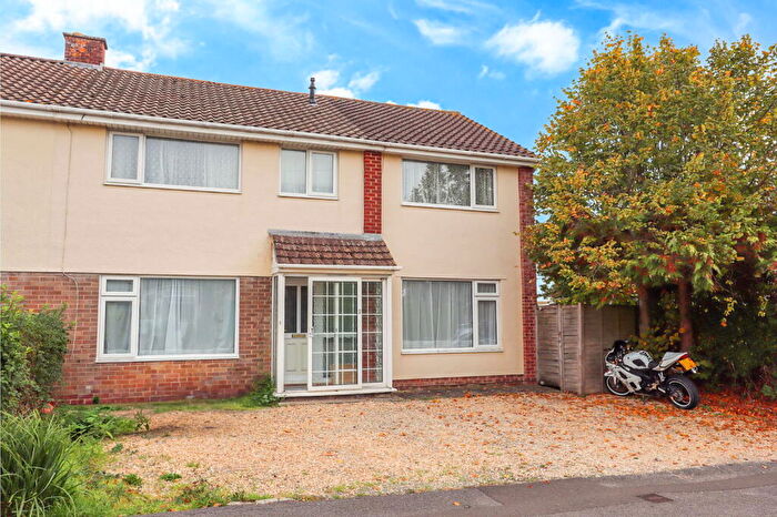 4 Bedroom Semi-Detached House For Sale In Rochdale Avenue, Calne, SN11