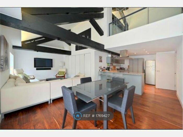 2 Bedroom Flat To Rent In The Highway, London, E1W