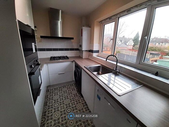 2 Bedroom Flat To Rent In Darnel Hurst Road, Sutton Coldfield, B75