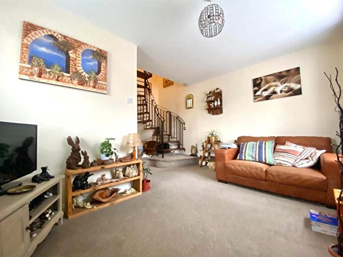 1 Bedroom End Of Terrace House To Rent In Pembroke Close, Marston Moretaine, Bedford, MK43