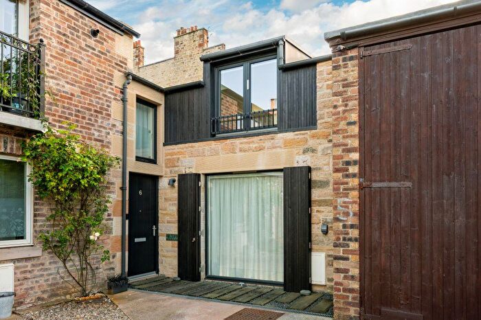 2 Bedroom Mews For Sale In Regent Street Lane, Portobello, Edinburgh, EH15