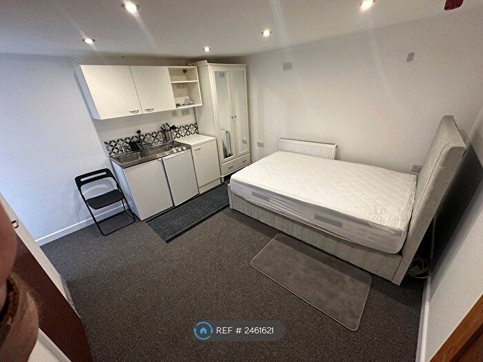 Studio To Rent In Fishponds Rd, Bristol, BS5